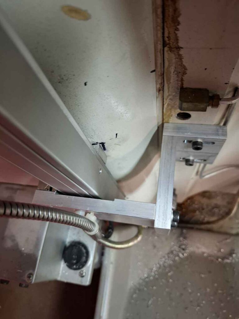 A closer view of the scanning head bracket