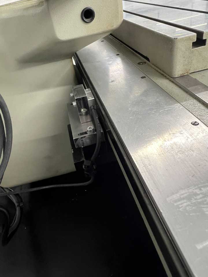 New LIP 608 scanning head and tape scale fitted to existing X axis scale. Notice the size of the scanning head and the custom head bracket to fit existing LIP 101R mounting holes.