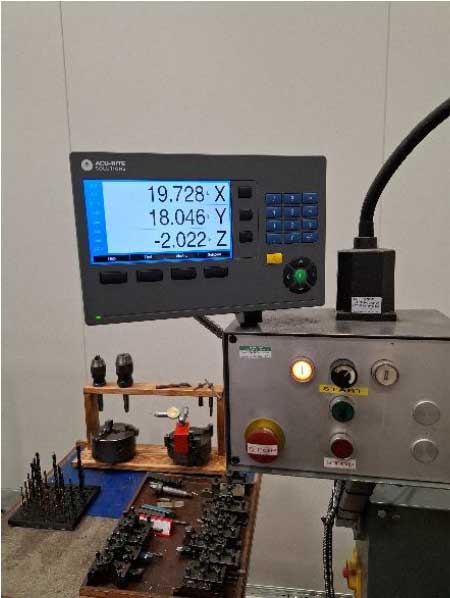 Acu-Rite DRO 203 display fitted to switch box on Aciera mill.